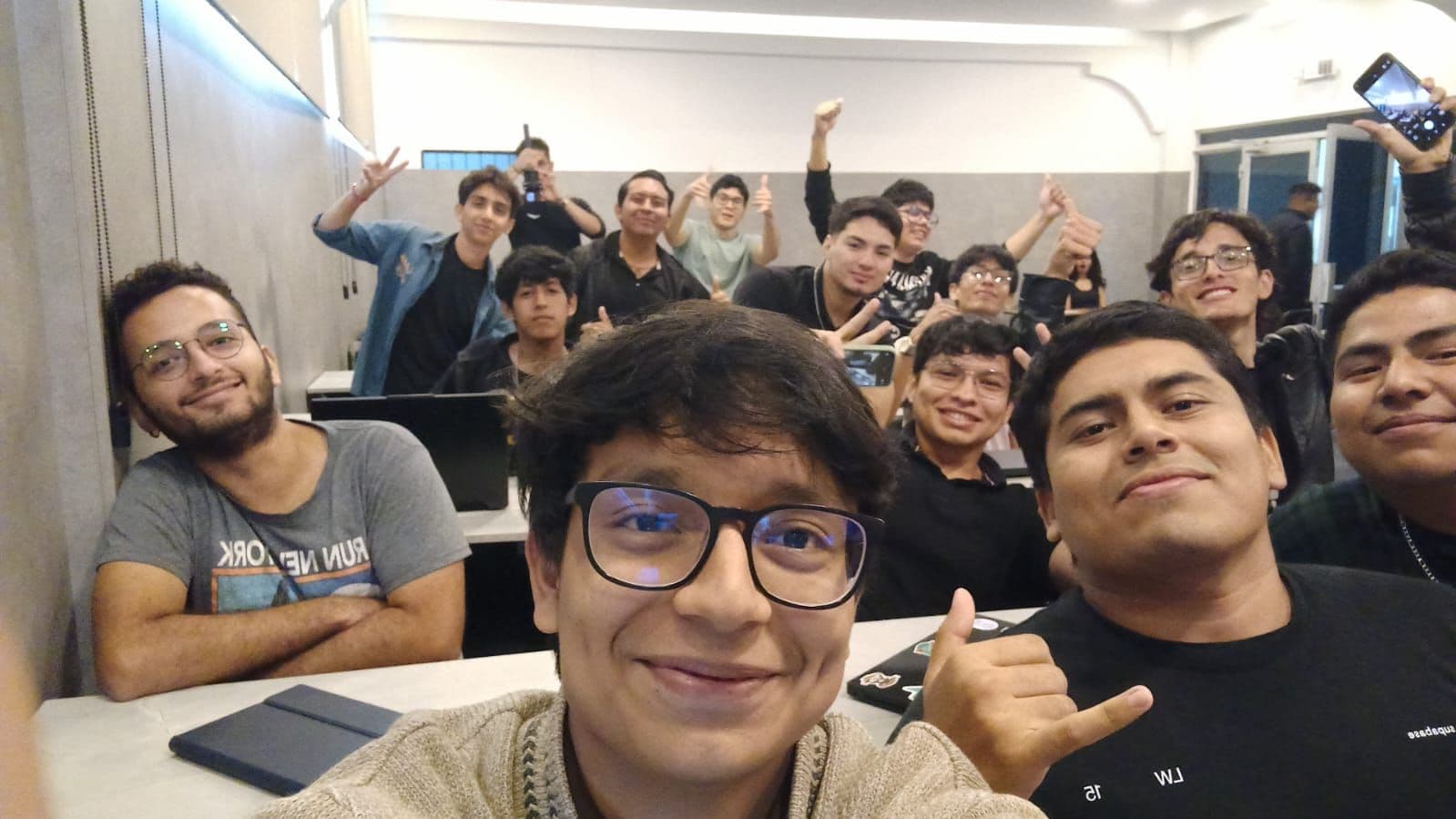 Cursor Meetup Manta: La mejor manera de crear software 3