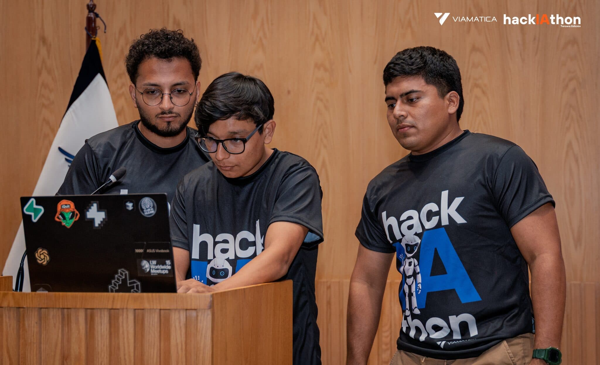hackIAthon 3.ª edición — Pitch Day Guayaquil 2